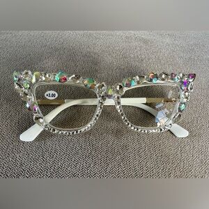 Rhinestone Cat-Eye Reading Glasses in Clear/Iridiscent